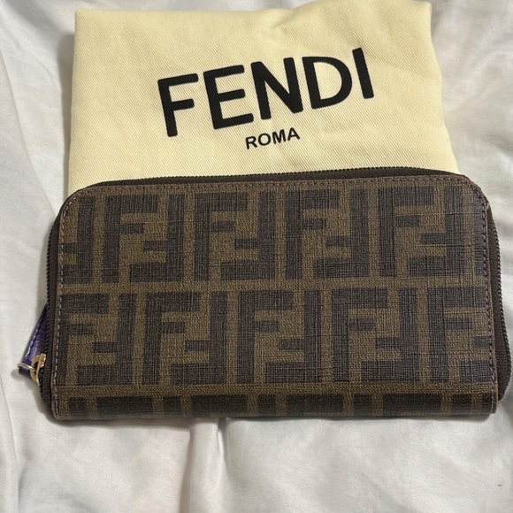 Fendi Wallet - Picture 13 of 13